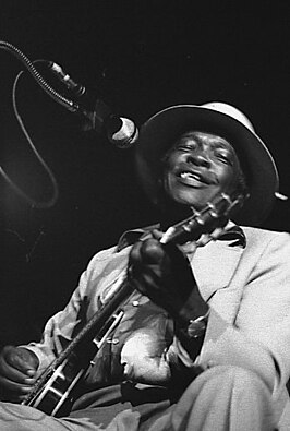 John Lee Hooker tijdens een optreden in de Massey Hall te Toronto in 1978