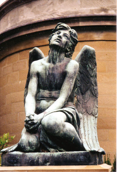 File:Mourning angel.jpg