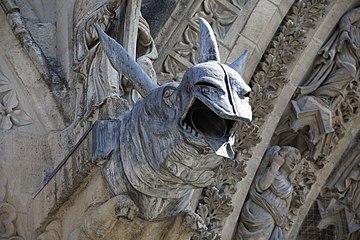 Gargoyle on the west façade