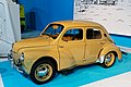 La Renault 4CV fut l'automobile la plus vendue entre 1949 et 1955.