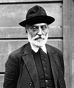 Miguel de Unamuno 1925.jpg