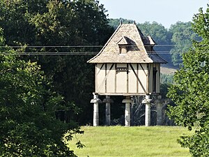 Son pigeonnier.