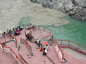 Confluence de la Bhagirathi et de l'Alaknanda donnant le Gange à Devprayag, Inde.