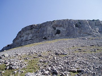 Ochrau Craig Arthur, un o darenni Creigiau Eglwyseg yn Sir Ddinbych