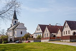 Domy s kostelem sv. Bartoloměje (2019)