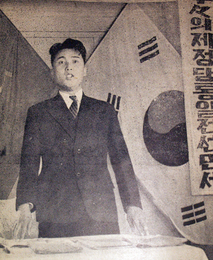 File:Kim Il Sung during 1946 elections.jpg