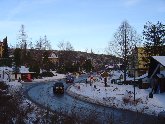 File:Vysoké Tatry mesto.jpg