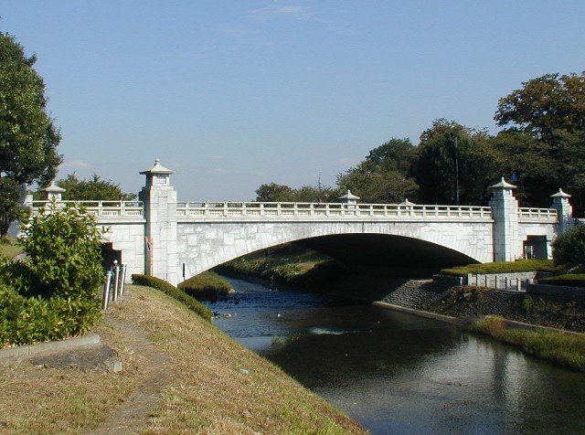 File:Minami-asakawa-bashi.jpg