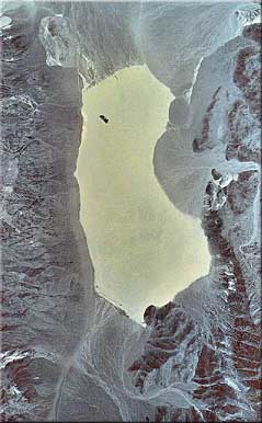 Racetrack Playa vanuit de ruimte