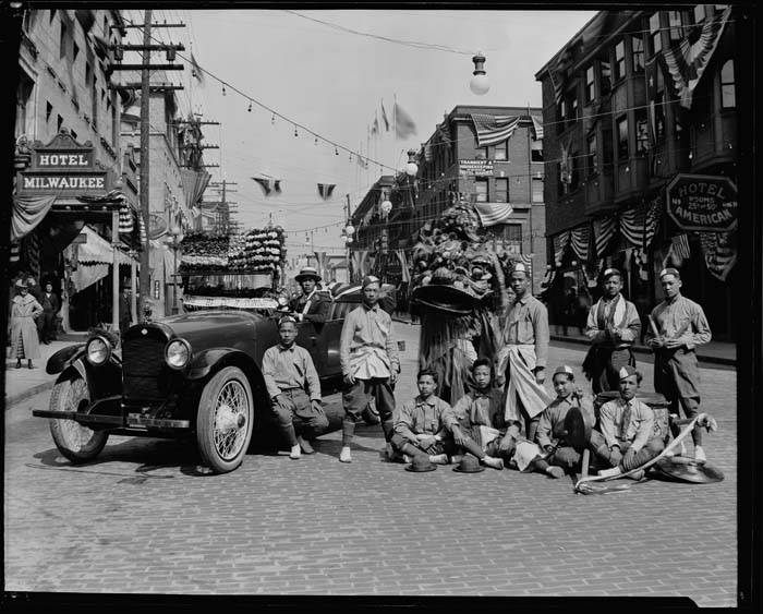 File:Chinese dance group with decorated car on King Street, ca 1921 (MOHAI 5117).jpg