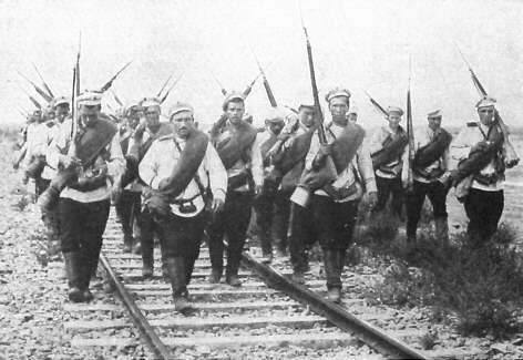 File:Russian infantry 1914 railroad.jpg