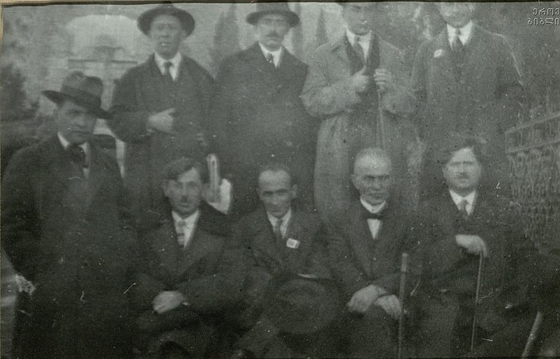 File:Tedo Sakhokia with Georgian Scientists.jpg