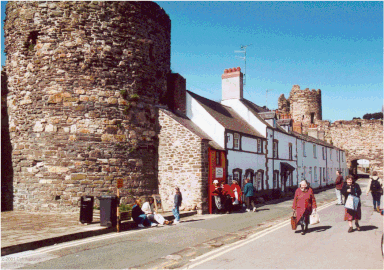 "Y Tŷ Lleiaf ym Mhrydain", Conwy