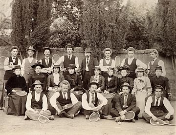 Op dié foto van die Teologiese Skool Burgersdorp se tennisklub, 1902, die Amicitia Tennis Club, sit die toekomstige ds. Krüger regs in die voorste ry. Volledige name: I.D. du Plessis (bes moontlik eintlik D.P. du Plessis), H.J.R. du Plessis, H.D. Lessing, N.H. van der Walt, I.D. Krüger. 2e ry: Francisca Lion Cachet, Annie Lion Cachet, Sannie Venter, Annie Coetzee, Tinie Vorster, Annie Coetzer, Lettie Postma, Martie Venter, Marie Postma. 3e ry: P.W. Bingle, B.R Grobler, T.N. Venter, J. Kruger, J.C. Venter, D.G. Kruger, A.P.C. Duvenage, H.J.J. Van der Walt. Die vroue in die tweede ry het die eggenotes geword van: di. H.C. Lutingh, H.J.J. Van der Walt, H.J.R. du Plessis, H. Strecter, J.C. Venter, J. Grobler, prof. J.A. du Plessis, ds. N.H. van der Walt en prof. J.D. du Toit.