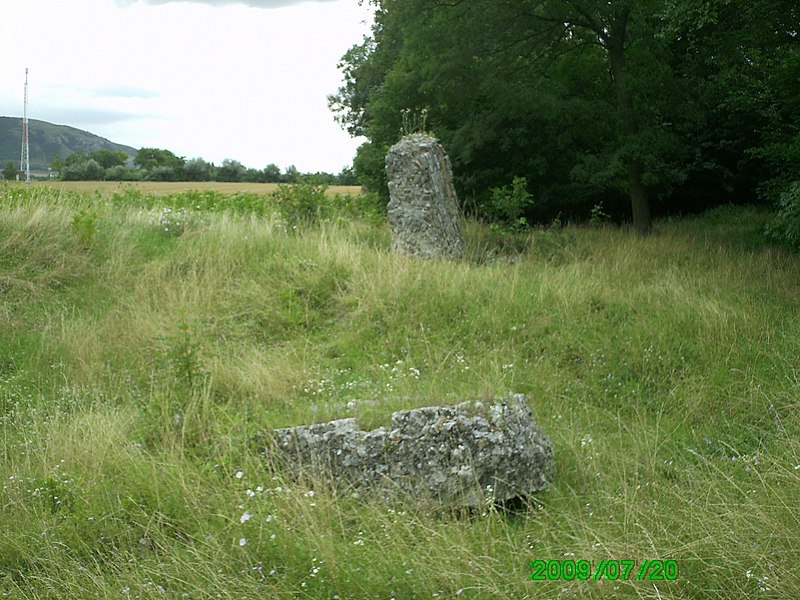 Datei:Carnuntum Mauerreste am Osttor.JPG