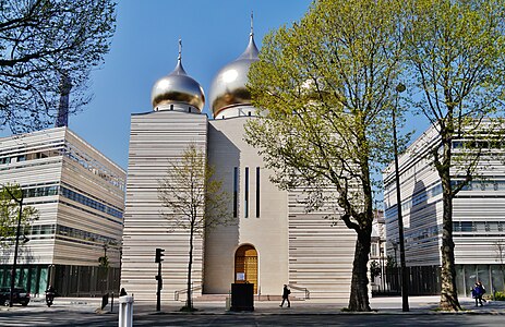 Holy Trinity Cathedral and the Russian Orthodox Spiritual and Cultural Centre, Paris (2016) by Jean-Michel Wilmotte[34]