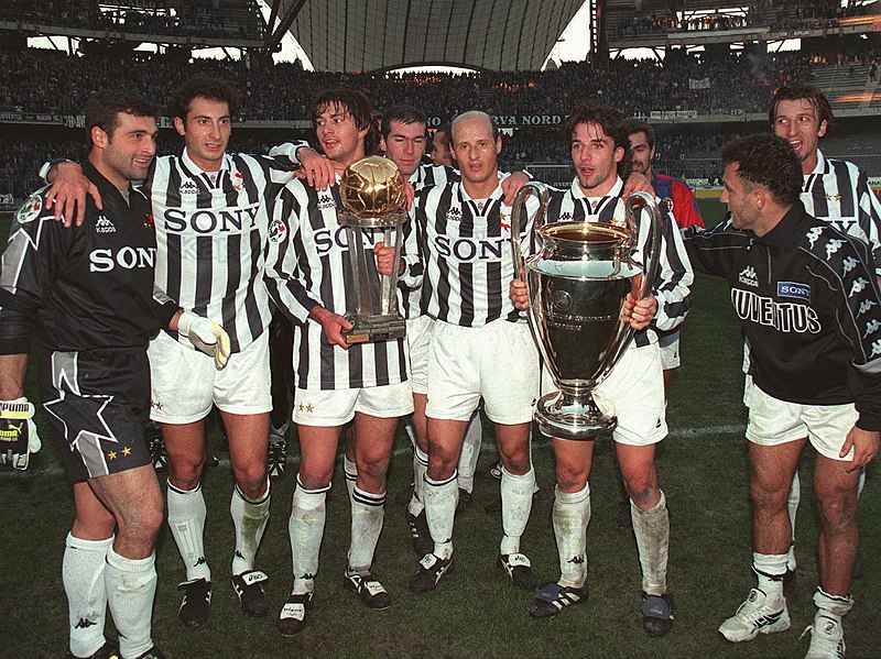 File:Juventus FC - 1996 - Champions League e Intercontinentale.jpg