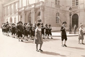 Vor dem Opernhaus in Graz - 1964