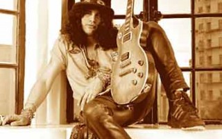 Slash: “Velvet Revolver’s Return Is Years Away.”