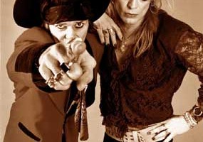 Hanoi Rocks announce break up at end of 2008.