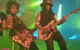 Motley Crue to do arena tour with Hinder in 2009.