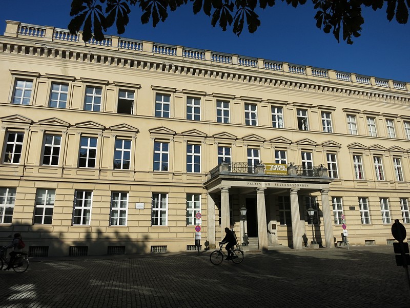 Palais am Festungsgraben