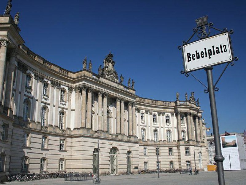 Alte Bibliothek, Kommode