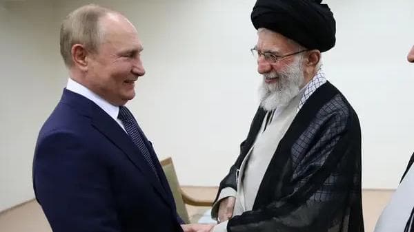 Iran's Supreme Leader Ali Khamenei meeting Russia's Vladimir Putin in Tehran in 2022