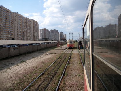 V blzkosti konen metro Poznjaky.