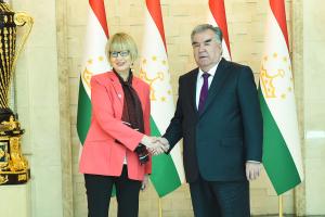 President of Tajikistan Emomali Rahmon (right) and OSCE Secretary General Helga Maria Schmid in Dushanbe, 7 June 2022.  (Photo/Press service of President of the Republic of Tajikistan)