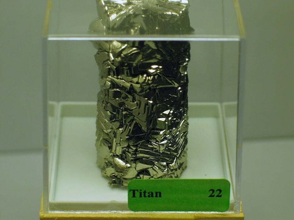 Titan-Kristallstab