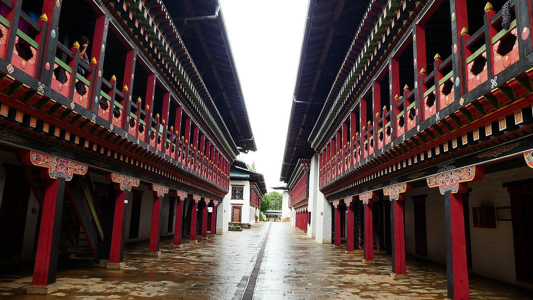 Historische Bauten des College of Natural Ressources, der Fakultät für natürliche Rohstoffe der Königlichen Universität von Bhutan in Lobesa. (Foto: Pema Eden / CNR-RUB)