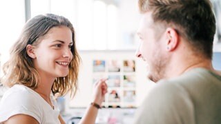 Anna und Nils arbeiten bei SWR Heimat und der Landesschau in Stuttgart