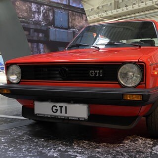 Roter VW Golf GTI