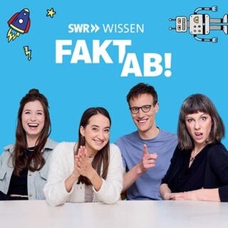 Das Podcastbild von "Fakt ab! Eine Woche Wissenschaft" mit Julia Nestlen, Sina Kürtz und Aeneas Rooch