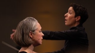 Juliet Faser (Sopran) und Susanne Blumenthal (Dirigentin) beim ersten SWR Symphonieorchester-Konzert der Donaueschinger Musiktage 2024