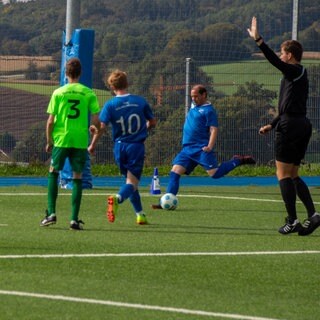 Freistoß im Spiel der TSG Wilhelmsdorf gegen Reha Offenburg beim Special Olympics Unified-Cup in Hoffenheim.