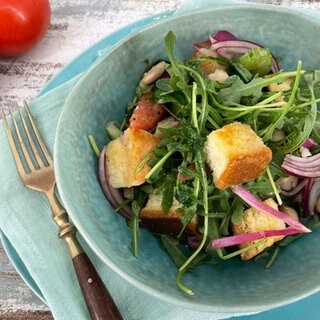 Weißer Bohnensalat mit Tomaten und Rucola