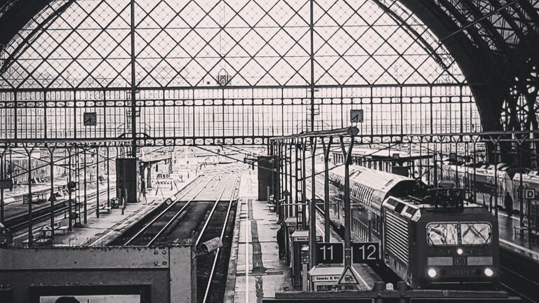 Hauptbahnhof Dresden Bahnsteig