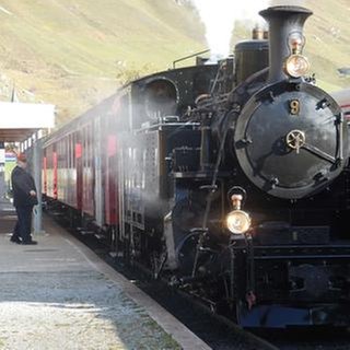 Furkadampfbahn kurz vor der Abfahrt in Realp