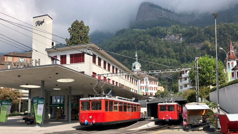 Der Bahnhof in Vitznau: Ausgangspunkt unseres ausführlichen Bahnausflugs auf die Rigi.