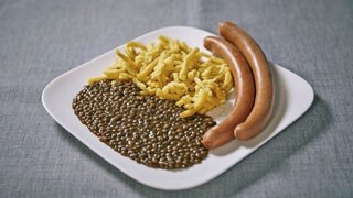 Schwäbische Linsen mit Spätzle und Wienerle