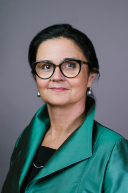 Portraitfoto von Mag. Dr. Brigitte Zarfl