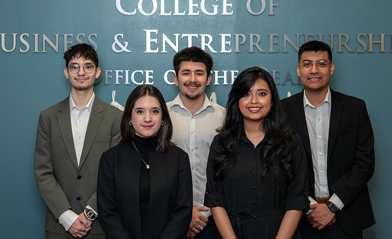 UTRGV students awarded kemper scholars