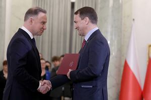 Andrzej Duda i Radosaw Sikorski podczas zaprzysienia rzdu Donalda Tuska, 13.12.2023 r.