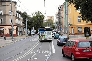 Buspas na al. Wyzwolenia przed wjazdem na rondo Giedroycia od strony ul. Krasiskiego i Sowackiego