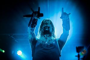 Johan Hegg podczas koncertu Amon Amarth w Gdasku w 2016.