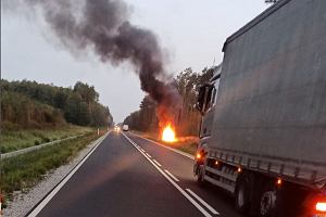 Wypadek na trasie Lipno-Pock. Auto spono po zderzeniu z osiem