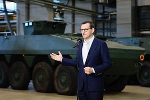 Premier Mateusz Morawiecki w zakadach Rosomak w Siemianowicach lskich