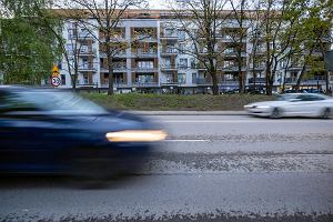 Na ulicy Lotnisko w Katowicach kierowcy urzdzaj sobie wycigi. Mieszkacy maj dosy nocnych haasw